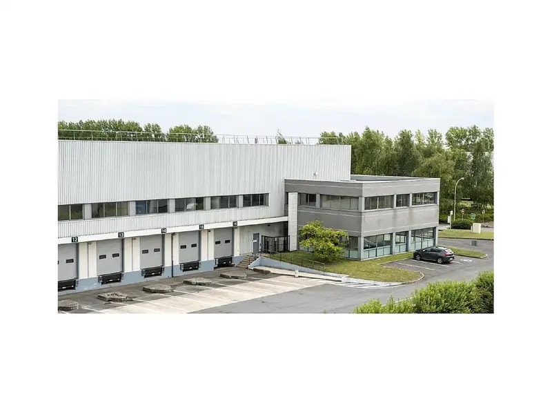 Industrial in Compans to rent Building Photo- Image 1 of 7