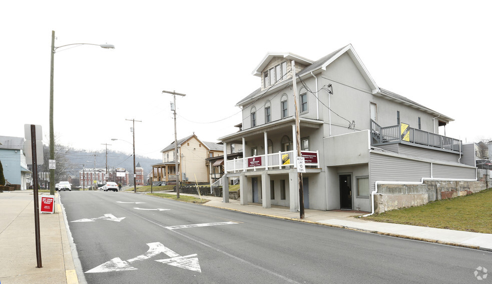 409-421 3rd St, California, PA for rent - Building Photo - Image 2 of 7