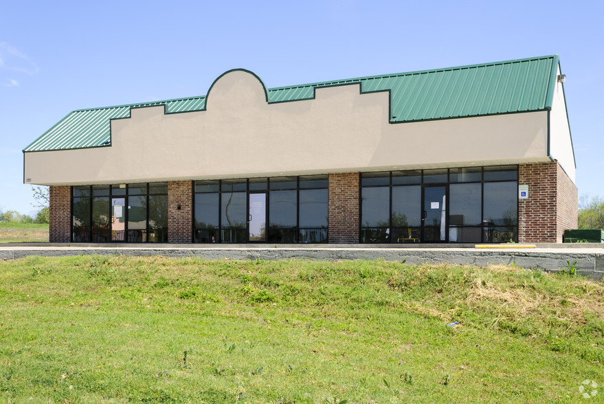 1721 S FM 51, Decatur, TX for sale - Building Photo - Image 2 of 3