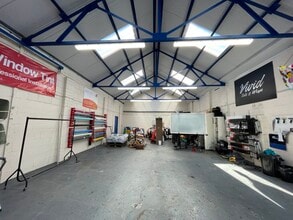 Uddens Trading Estate, Wimborne to rent Interior Photo- Image 2 of 2