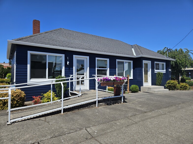 1095 N 1st St, Stayton, OR for rent - Building Photo - Image 1 of 8