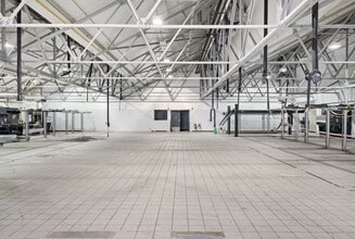 Portsmouth Rd, Surbiton to rent Interior Photo- Image 1 of 6