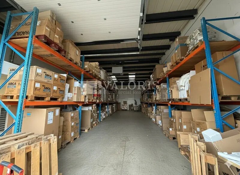 Light Industrial in Décines-Charpieu to rent - Interior Photo - Image 3 of 5