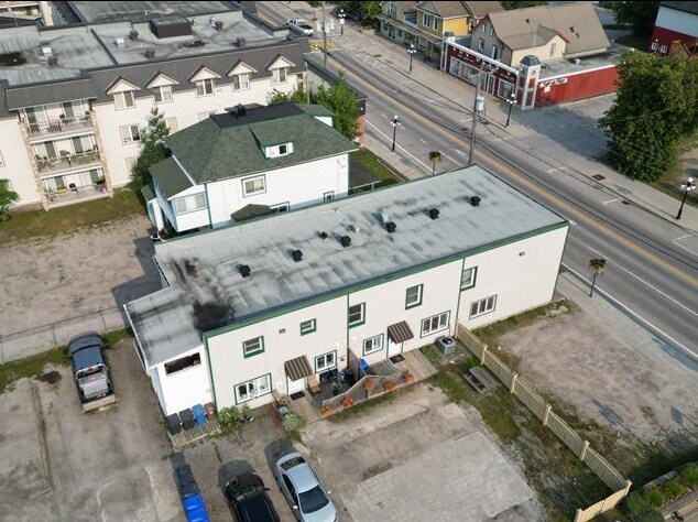 185-189 Rue Commerciale, Maniwaki, QC for sale Primary Photo- Image 1 of 1