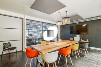 Office in Montrouge for sale Interior Photo- Image 2 of 11