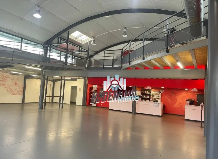 Retail in Toulouse to rent Interior Photo- Image 1 of 8