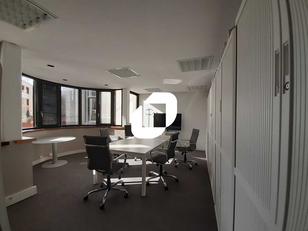 3 Bis Rue Du Petit Robinson, Jouy-en-Josas to rent Interior Photo- Image 1 of 11