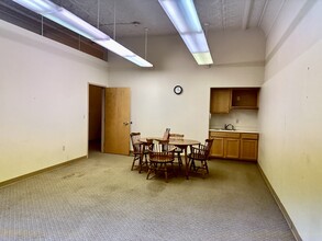 200 W Main St, Ravenna, OH for rent Interior Photo- Image 2 of 16