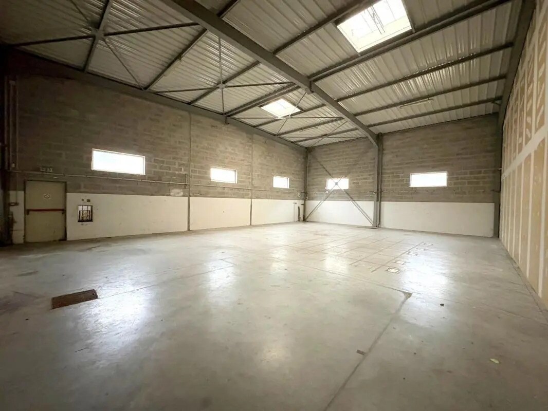 Industrial in Argenteuil to rent Building Photo- Image 1 of 11