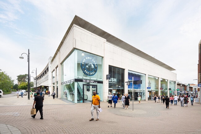 More details for 24-26 The Martletts, Crawley - Retail to Rent