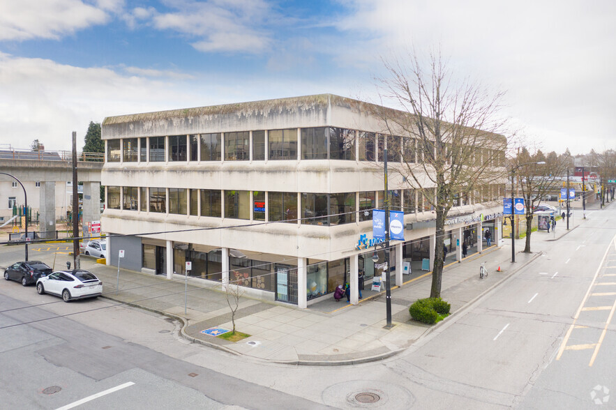 2730-2750 Commercial Dr, Vancouver, BC for rent - Primary Photo - Image 1 of 6