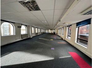 29 Thames St, Kingston Upon Thames to rent Interior Photo- Image 2 of 2