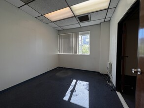 3008 Wilshire Blvd, Los Angeles, CA for rent Building Photo- Image 2 of 4