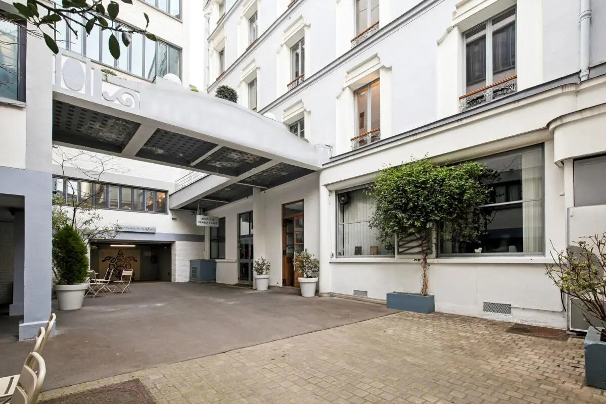 Office in Paris to rent Building Photo- Image 1 of 16