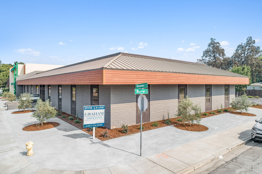 220 S Mooney Blvd, Visalia, CA for sale - Building Photo - Image 1 of 1