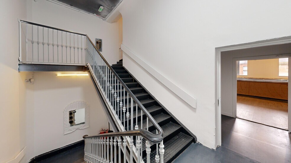 58 John Finnie St, Kilmarnock to rent - Matterport 3D Scan - Image 2 of 16