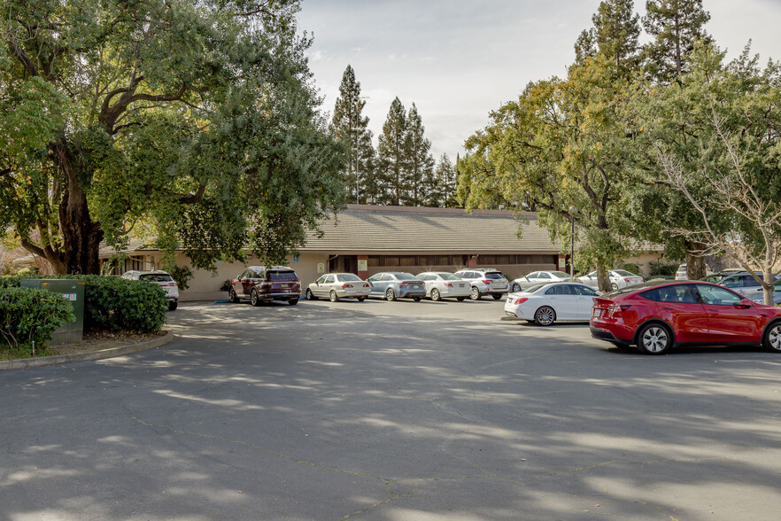 9121 Folsom Blvd, Sacramento, CA for sale - Building Photo - Image 1 of 1