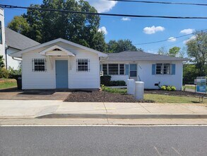 135 Palm St, Holly Springs, GA for rent Building Photo- Image 1 of 7