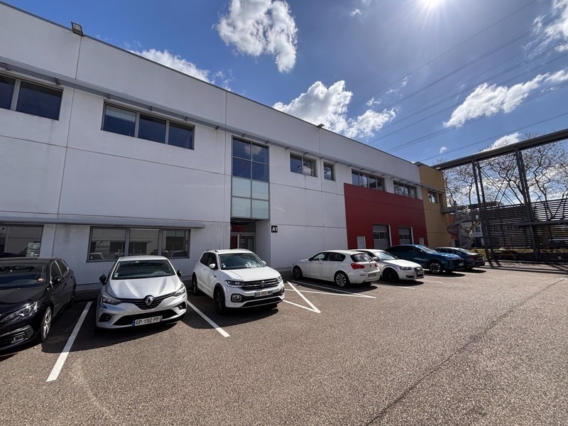 Light Industrial in Saint-Priest to rent Building Photo- Image 1 of 8