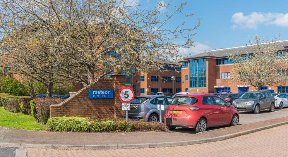 Barnett Way, Gloucester to rent - Building Photo - Image 3 of 4
