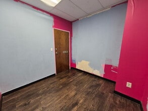 2500 W Broad St, Athens, GA to rent Interior Photo- Image 1 of 4