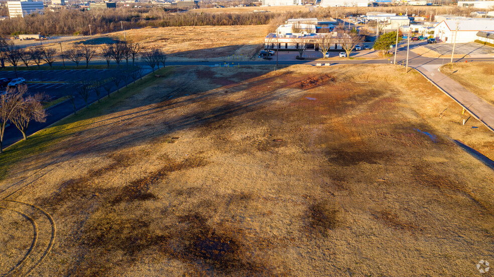 5900 N Robinson Ave, Oklahoma City, OK for sale - Aerial - Image 2 of 5