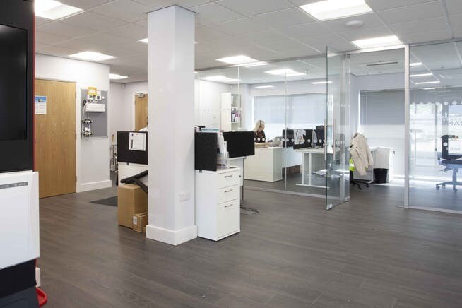 8A Hopton Industrial Estate, Devizes to rent - Interior Photo - Image 3 of 7