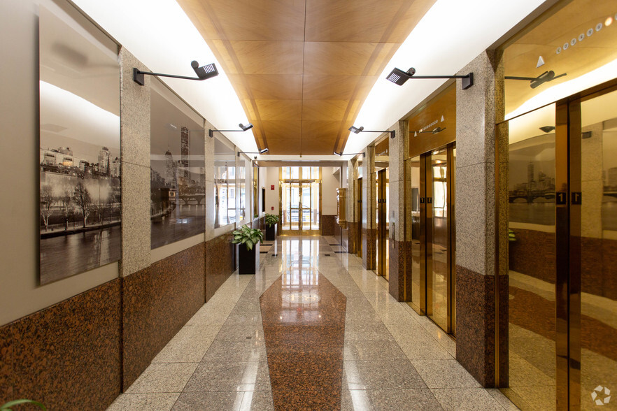 84 State St, Boston, MA for rent - Lobby - Image 3 of 5