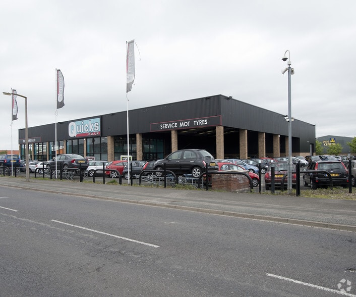 3 Audax Rd, York to rent - Building Photo - Image 2 of 7