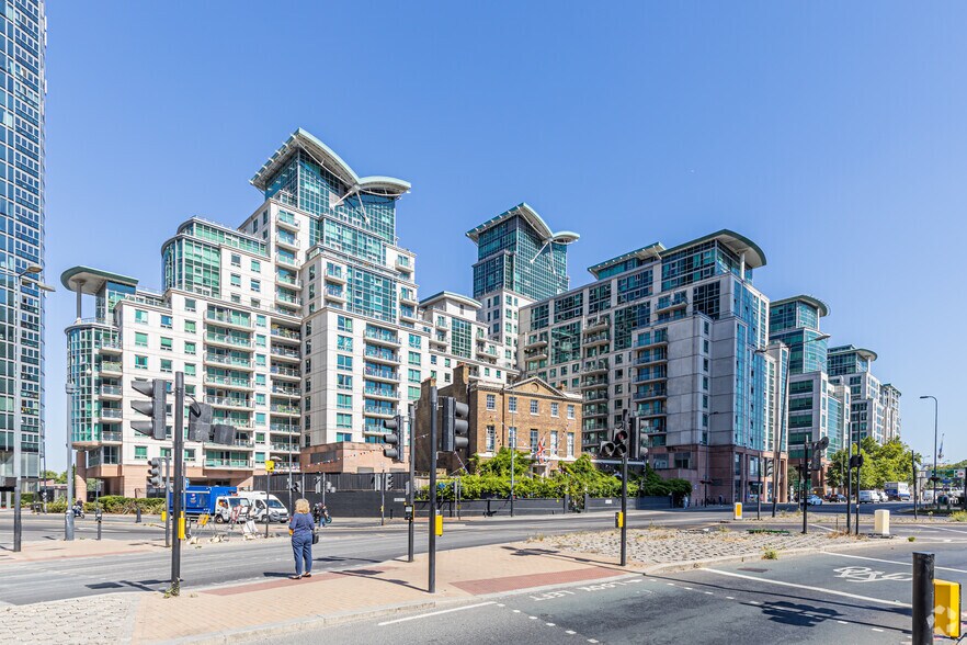 10 Wandsworth Rd, London for sale - Primary Photo - Image 1 of 1