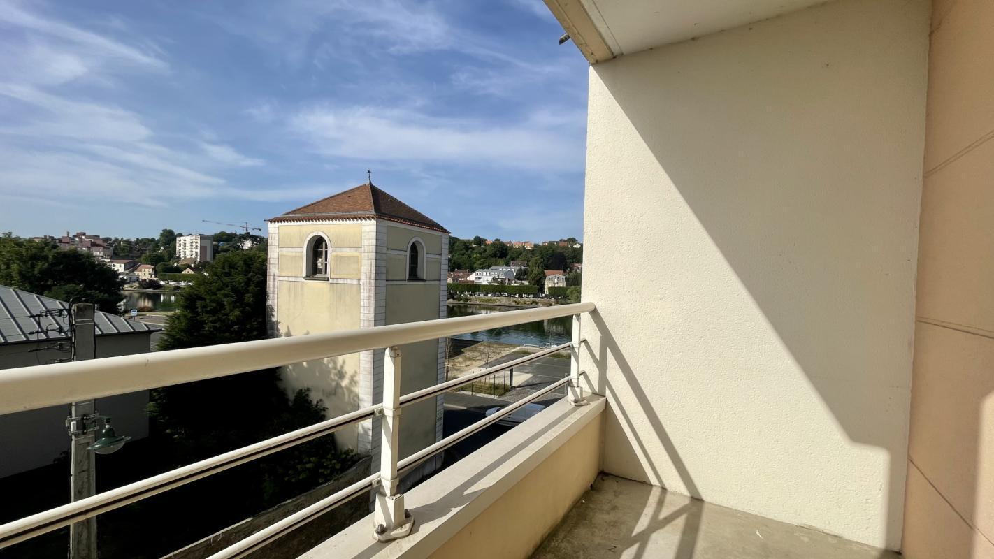 Office / Medical in Corbeil-Essonnes to rent Building Photo- Image 1 of 10
