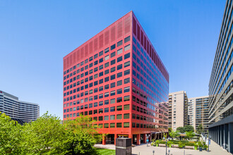 251 18th St S, Arlington, VA for rent Building Photo- Image 1 of 8