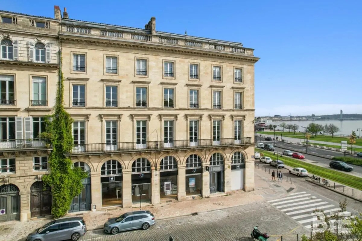 Office in Bordeaux to rent Building Photo- Image 1 of 7