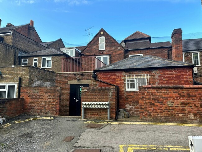 More details for 81 High St, Maidenhead - Industrial to Rent