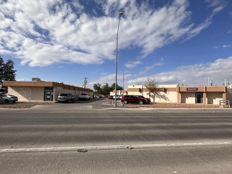 7722 North Loop Dr, El Paso, TX for sale - Building Photo - Image 2 of 27