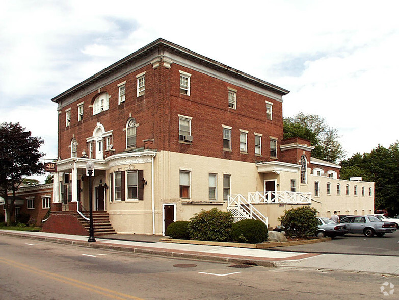 49 N Main St, Middleboro, MA for rent - Primary Photo - Image 1 of 2