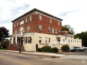 49 N Main St, Middleboro, MA for rent Primary Photo- Image 1 of 3