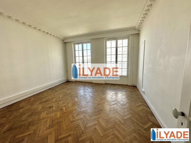 Office in Marseille to rent - Interior Photo - Image 3 of 12