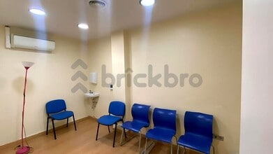 Retail in Madrid, Madrid to rent Interior Photo- Image 1 of 16
