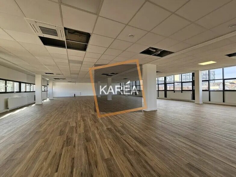 Office in Champigny-sur-Marne to rent - Interior Photo - Image 2 of 5