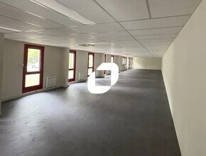 Light Industrial in Éragny to rent Interior Photo- Image 2 of 4