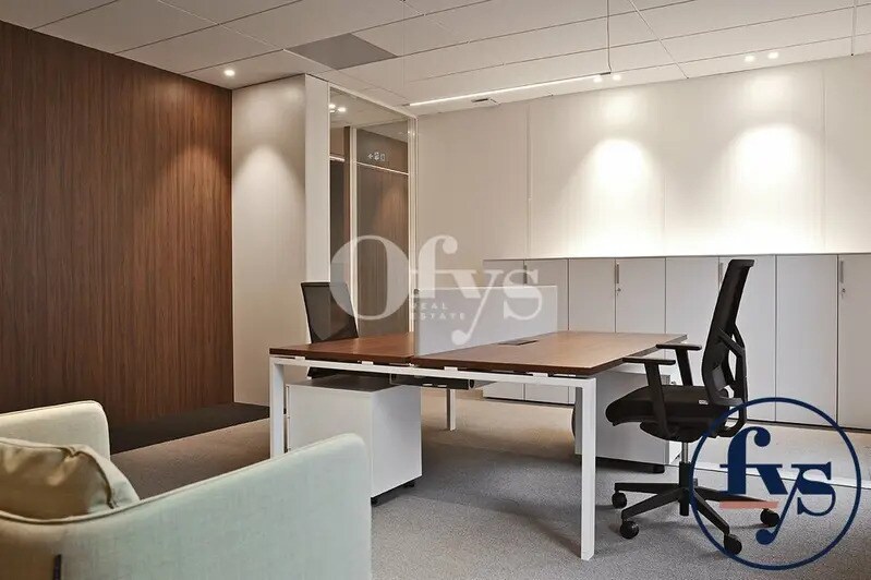 6 Rue D'Arsonval, Chassieu for sale - Interior Photo - Image 2 of 11