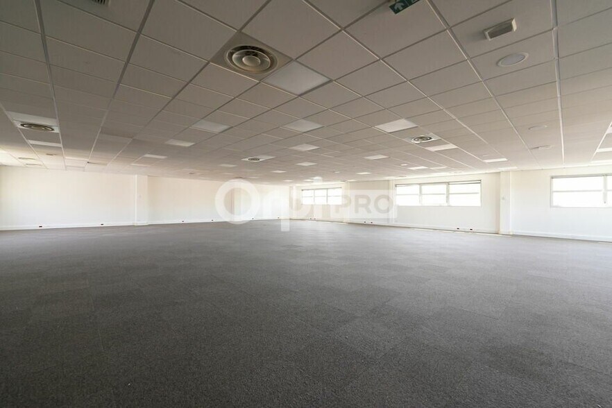 9 Avenue Des Saules, OULLINS-PIERRE-BÉNITE for sale - Building Photo - Image 1 of 12