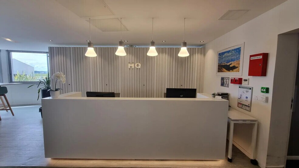 1 Avenue Neil Armstrong, Mérignac to rent - Lobby - Image 3 of 24