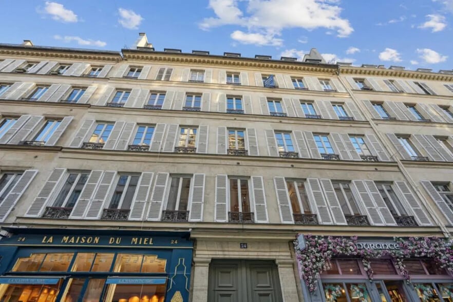 Build-to-Rent in Paris for sale - Building Photo - Image 2 of 10