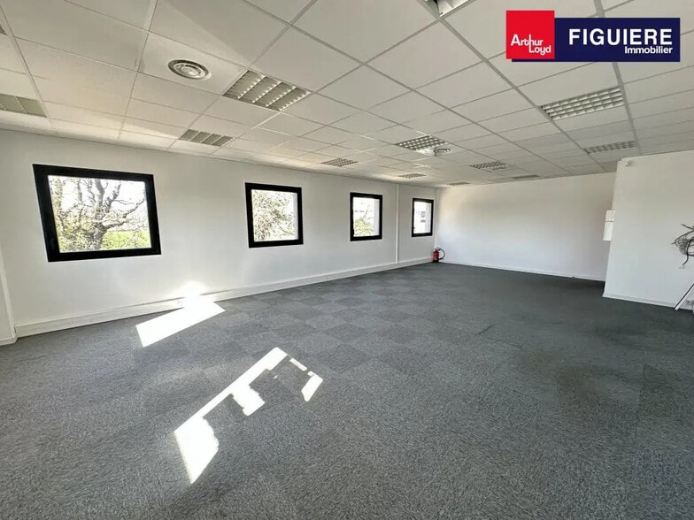 210 Chemin Des Valladets, Éguilles to rent - Interior Photo - Image 3 of 8