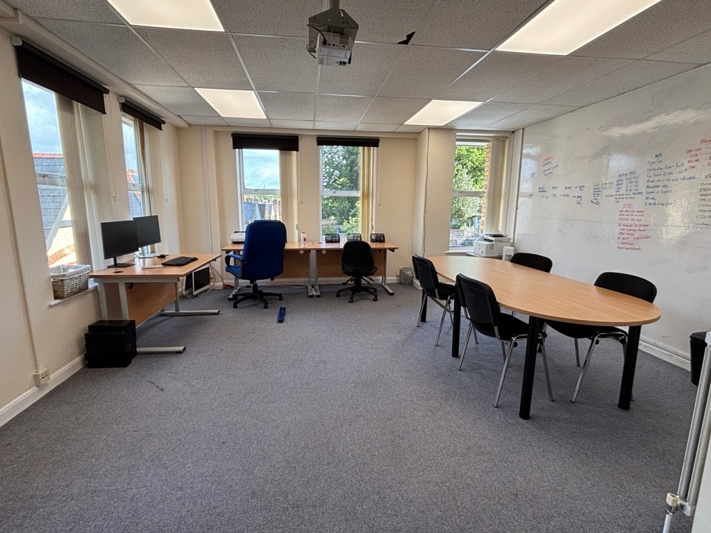 Hughenden Rd, High Wycombe to rent Interior Photo- Image 1 of 3