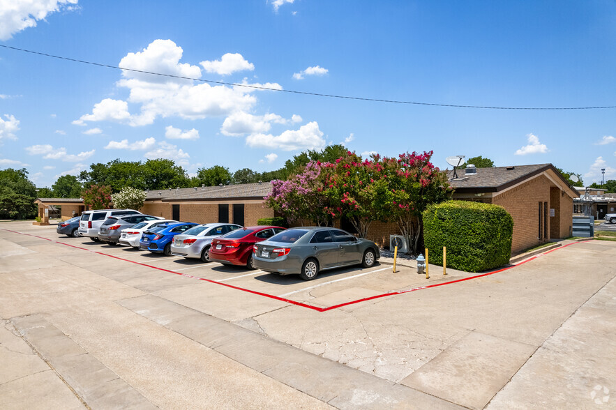 2229 N Carroll Blvd, Denton, TX for sale - Building Photo - Image 3 of 36