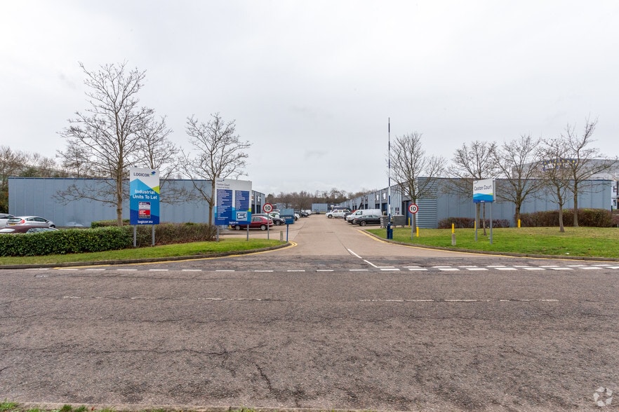 Garamonde Dr, Milton Keynes for sale - Primary Photo - Image 1 of 1