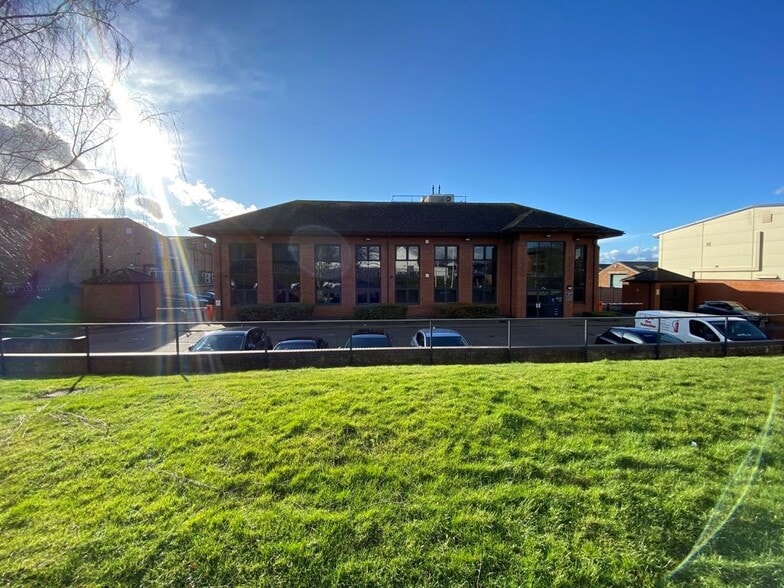 Rodney Way, Chelmsford to rent - Building Photo - Image 2 of 2